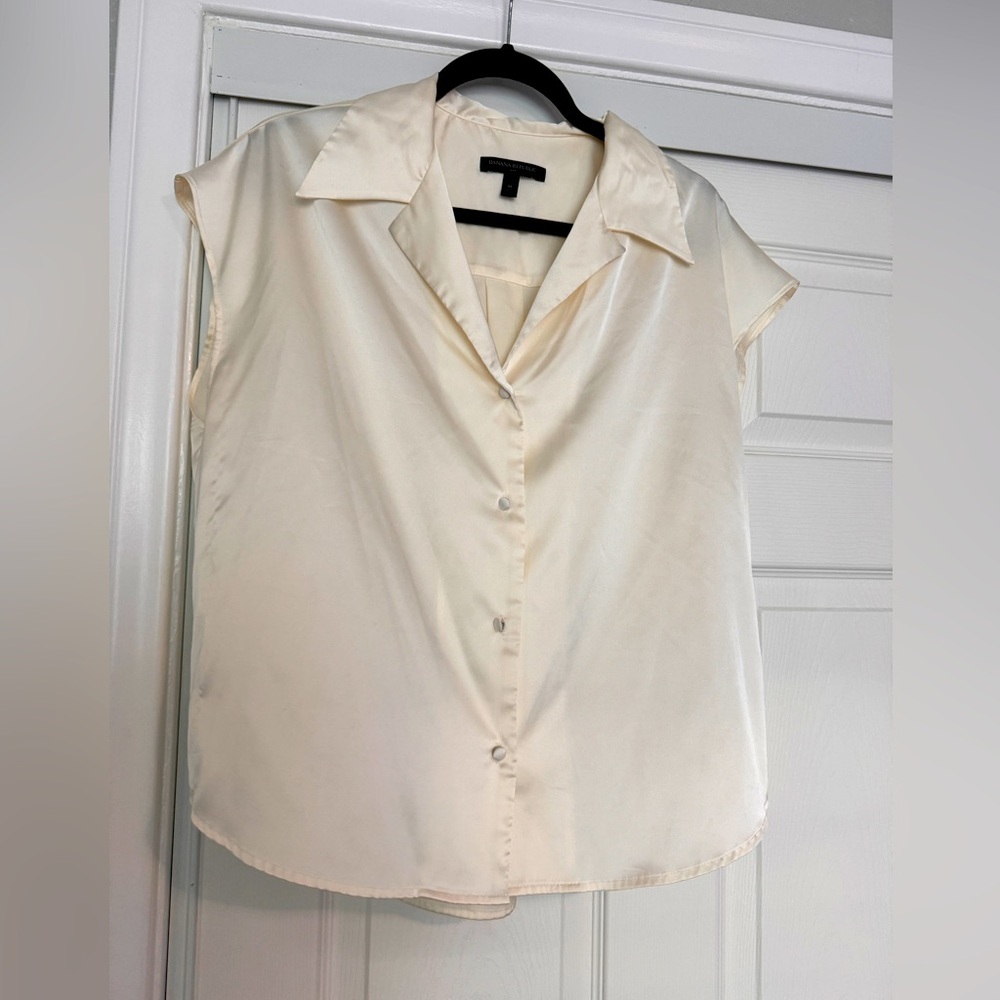 Banana Republic cream dress blouse